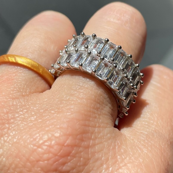 Gorgeous eternity band rings - Picture 3 of 15